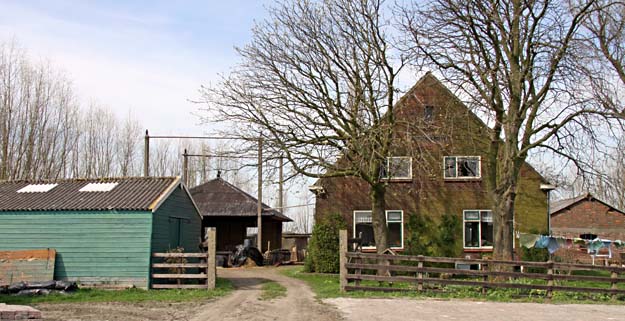 schapenboerderij Adrianushoeve aan de Woudweg in Schiedam